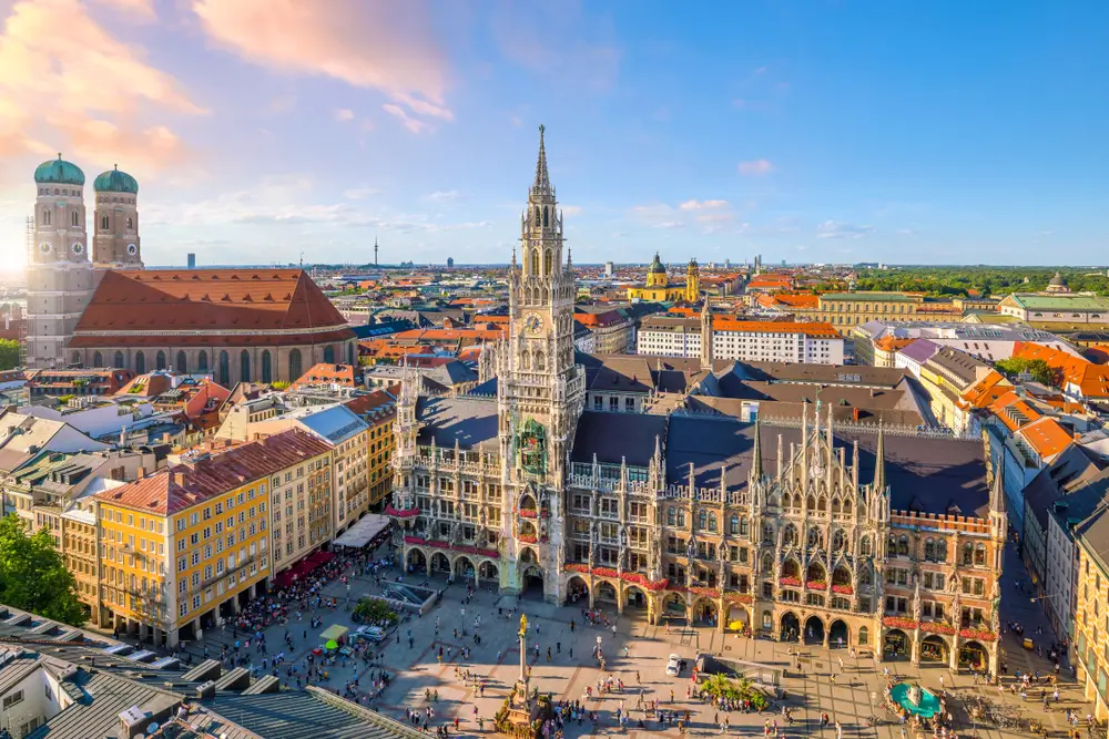 Hotels in Munich are waiting for you to discover the city's beauty! Find the best hotel deals.