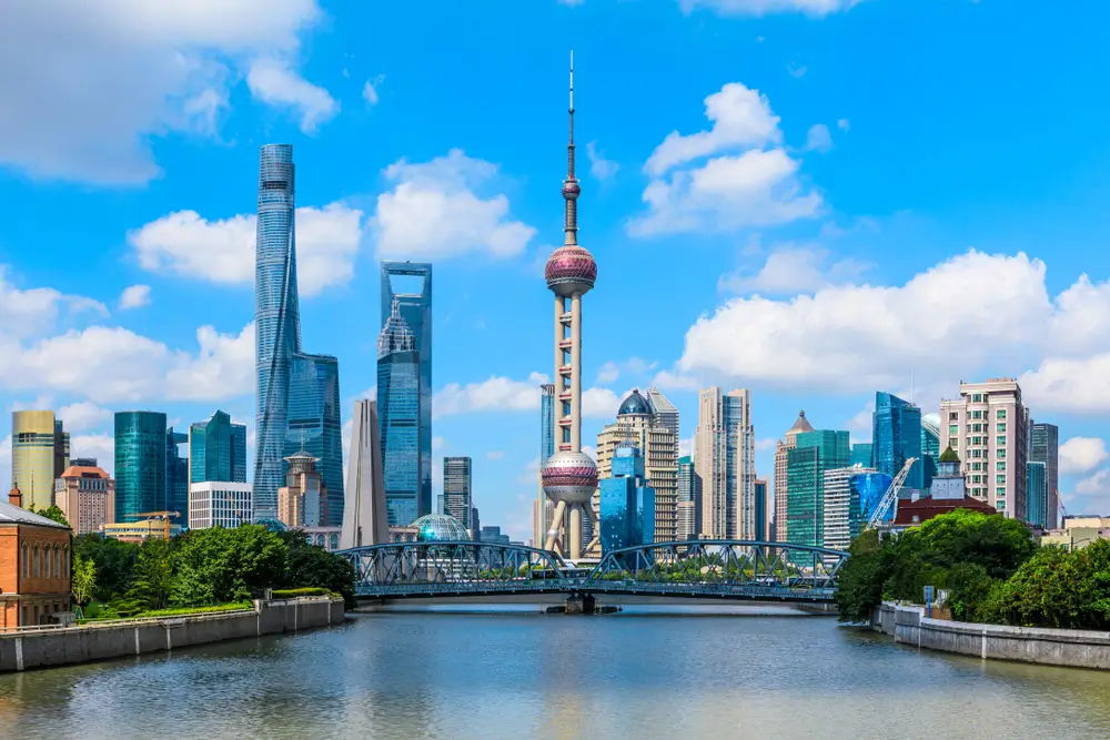 Hotels in Shanghai are waiting for you to discover the city's beauty! Find the best hotel deals.