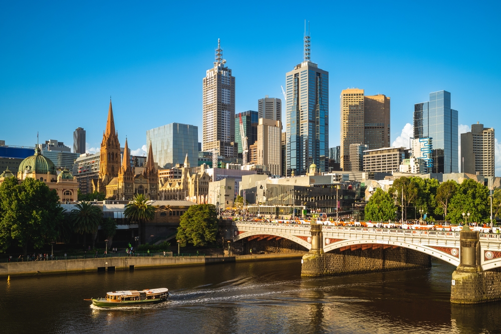 Hotels in Melbourne are waiting for you to discover the city's beauty! Find the best hotel deals.