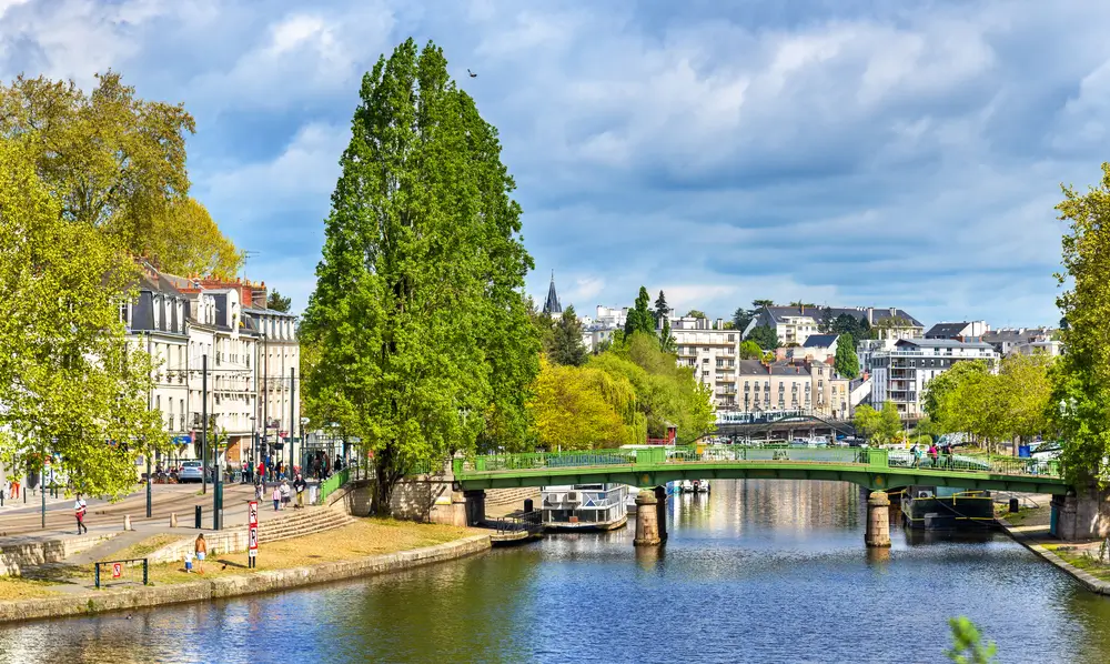 Nantes flights - Book your flights to Nantes now!