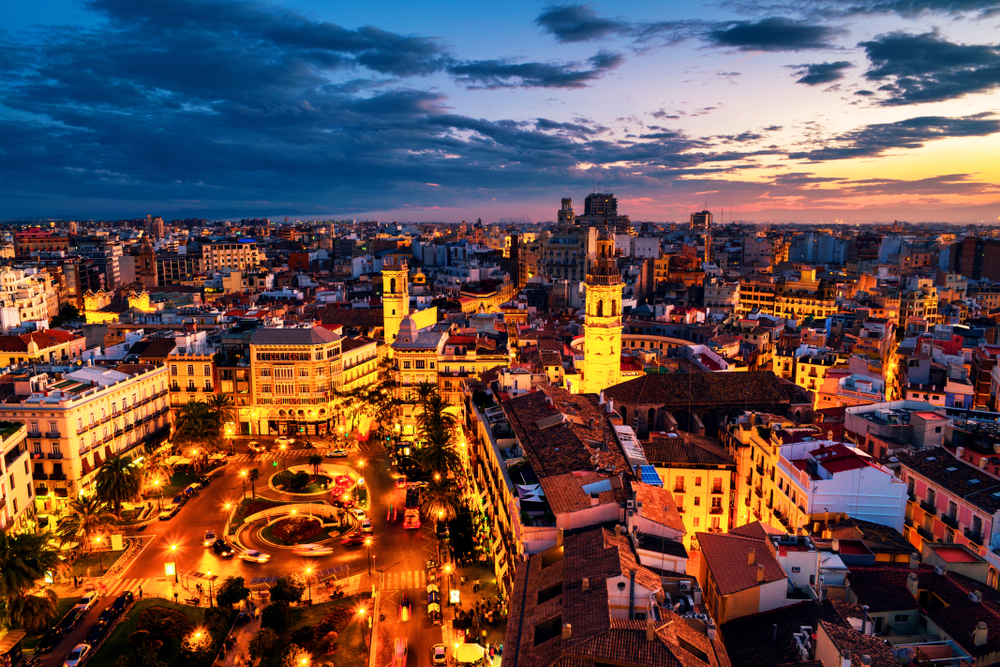 Valencia flights - Book your flights to Valencia now!