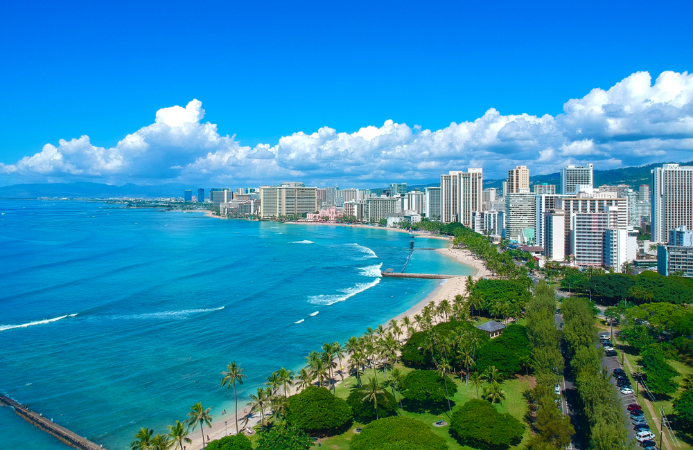 Hotels in Honolulu are waiting for you to discover the city's beauty! Find the best hotel deals.