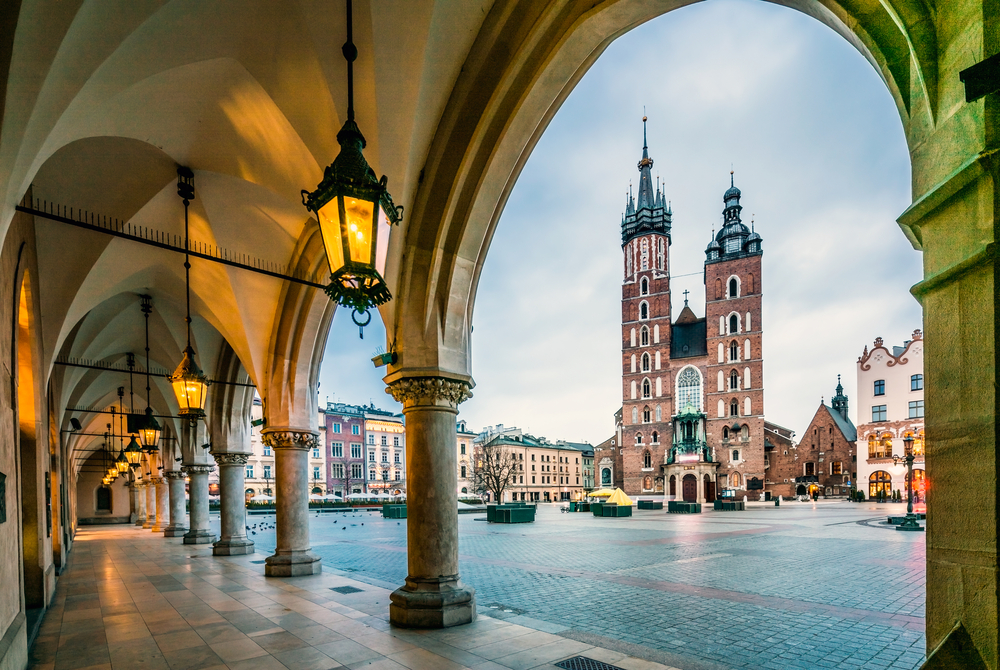 Find the best flights to Krakow with just 3 clicks at Bookperfect! Compare real-time offers to find the cheapest flight to Krakow with ease. Book now and fly like a bird!