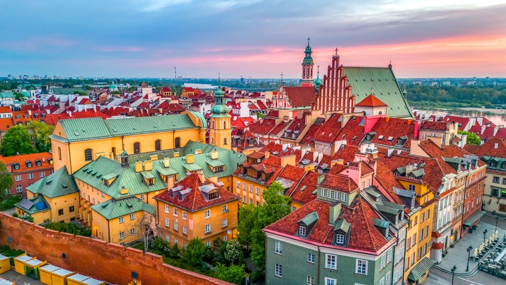 Warsaw flights - Book your flights to Warsaw now!